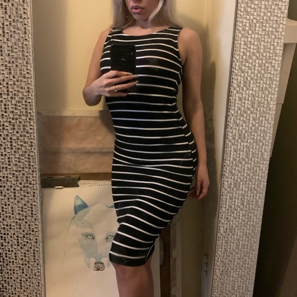 Forever 21 Dresses & Skirts - Black and White Midi Dress